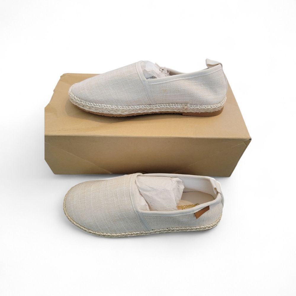 Elegant Cream Women's Loafers - Picture 5 of 6
